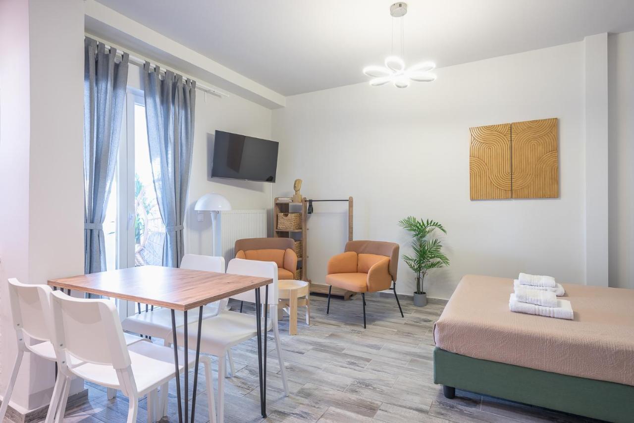 Sunny Studio With Starlight Balcony Athens Exterior photo